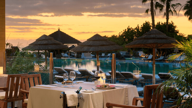 Regency Country Club Apartment Suites